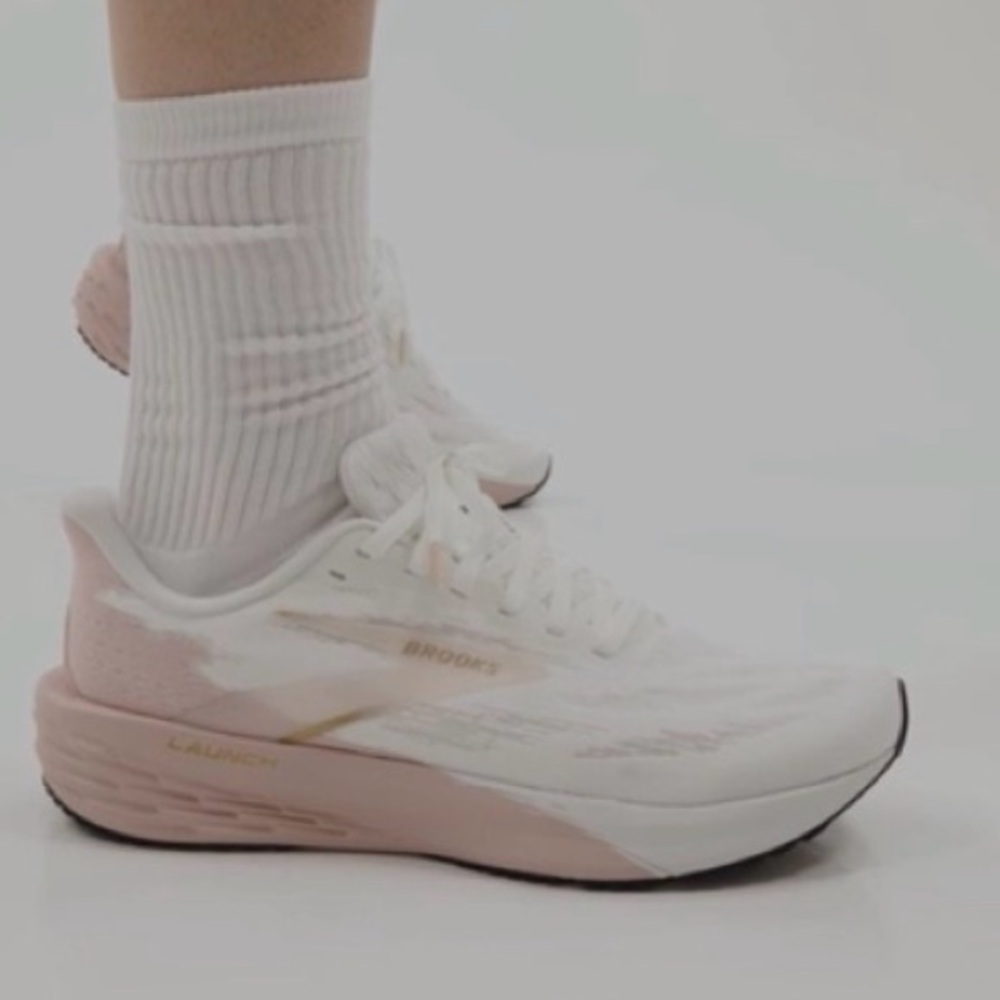 Women's Launch 11 Running Sneakers